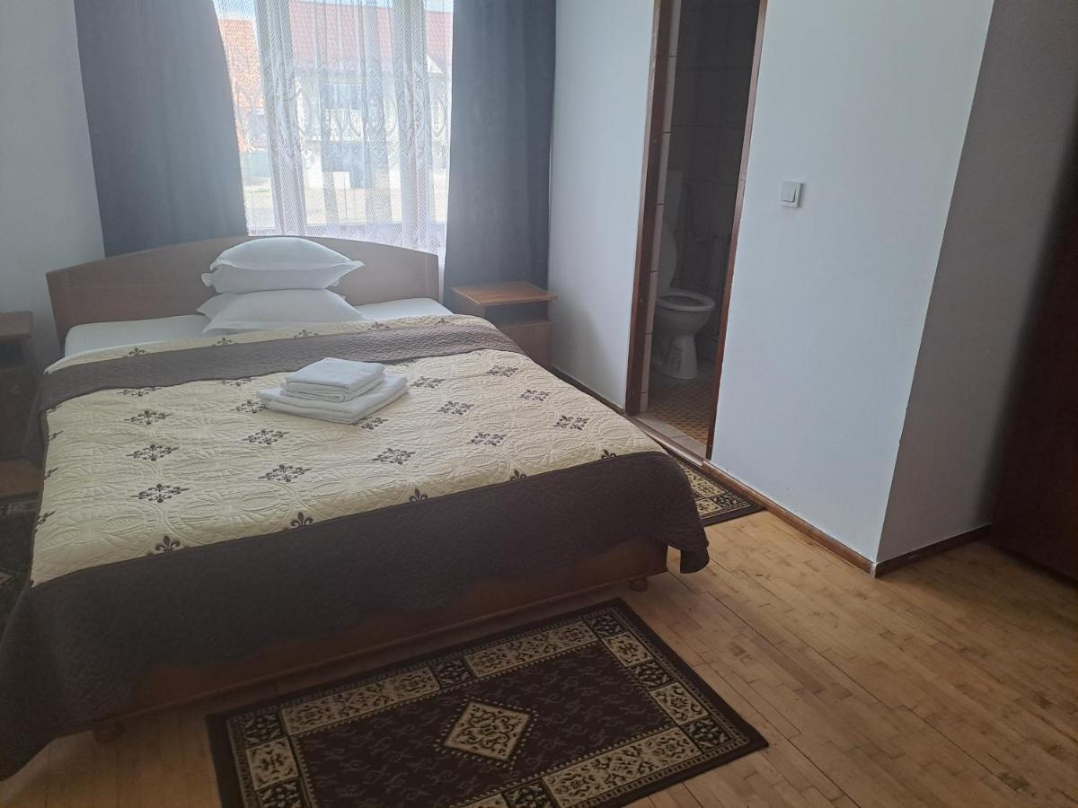 Pensiunea Rednic Lenuta Giulesti Esterno foto