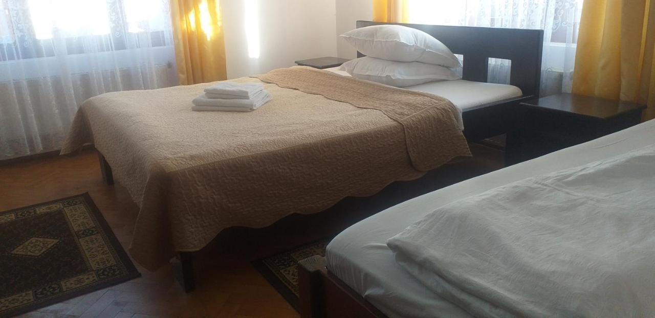 Pensiunea Rednic Lenuta Giulesti Esterno foto